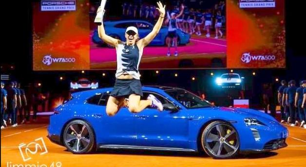 WTA Stuttgart: Iga Świątek w finale zwyciężyła z Białorusinką!